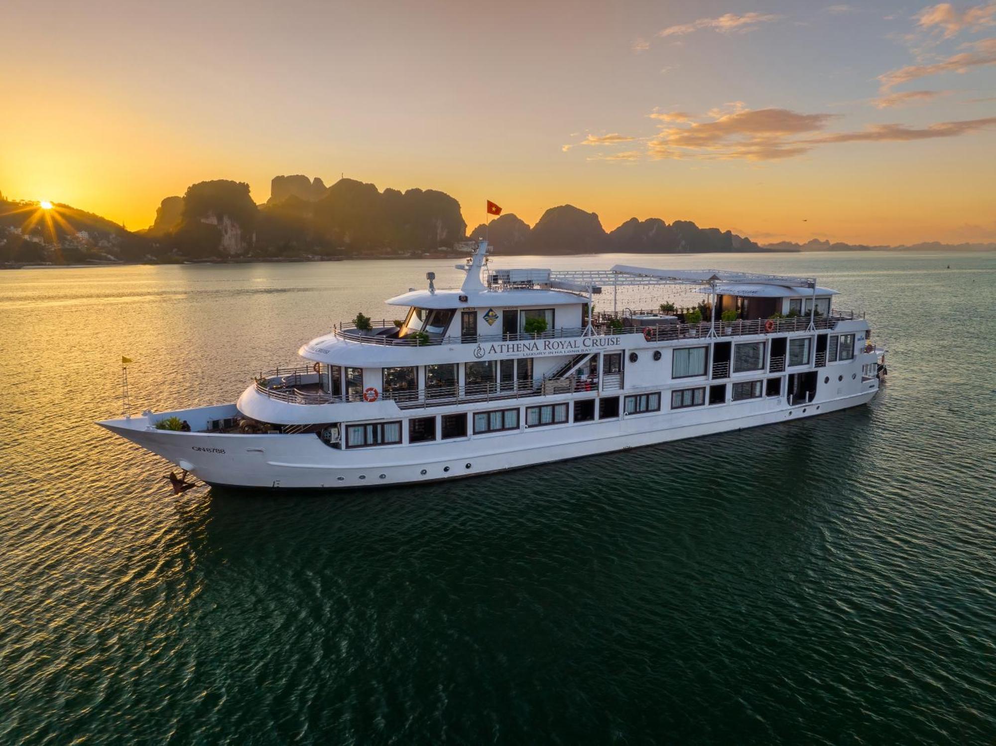 Hotel Athena Royal Cruise - Luxury In Halong Bay Ha Long Exterior foto