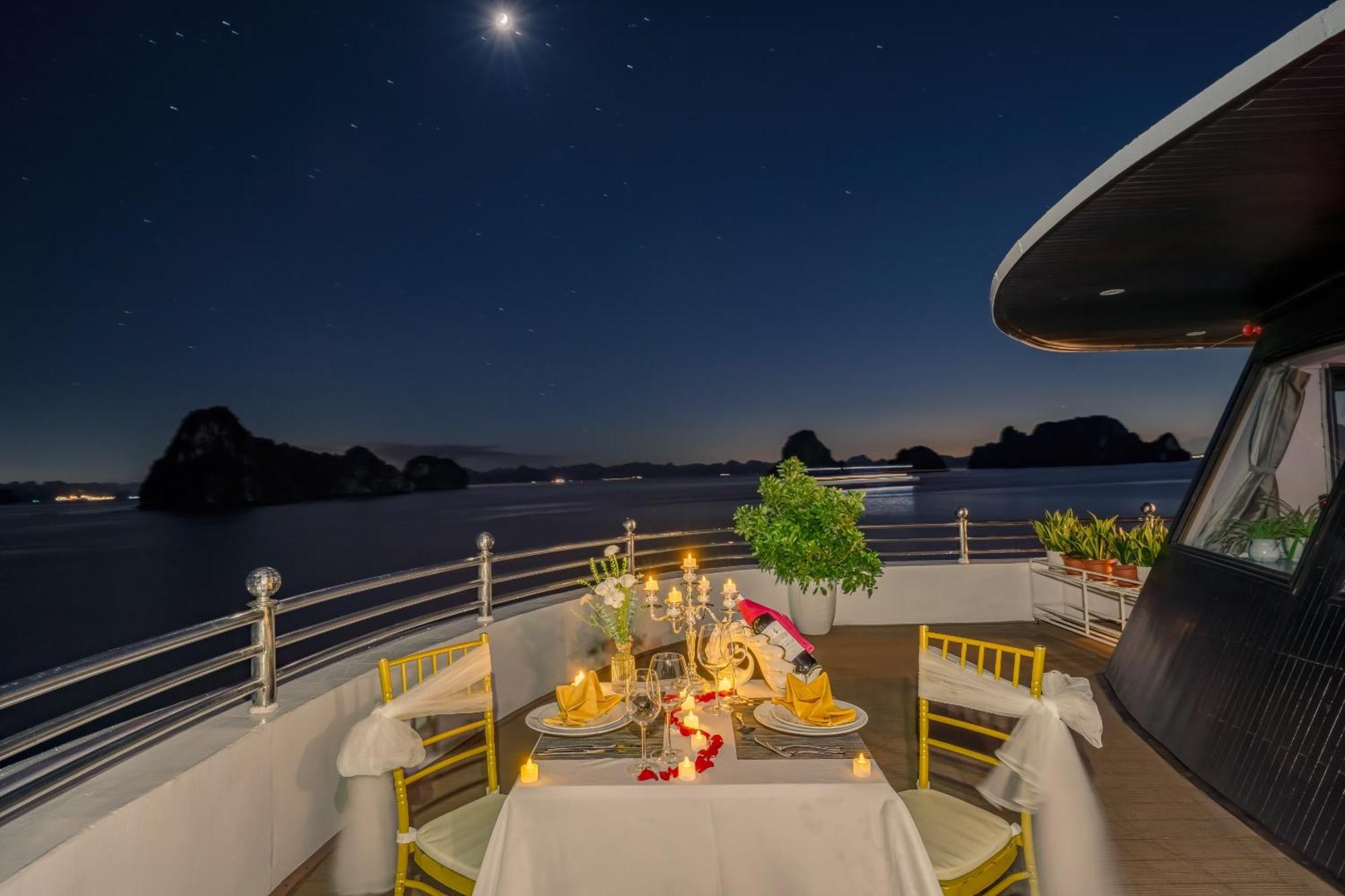 Hotel Athena Royal Cruise - Luxury In Halong Bay Ha Long Exterior foto
