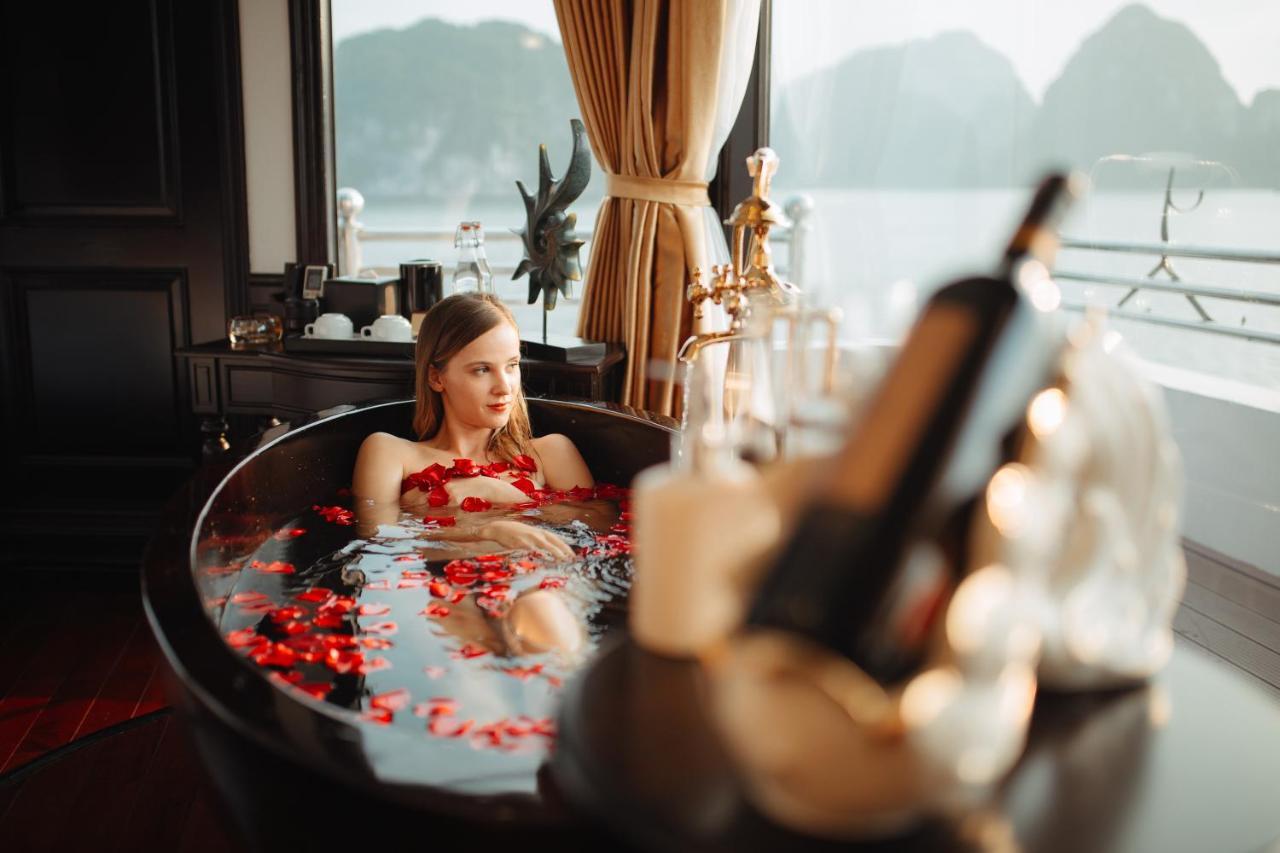 Hotel Athena Royal Cruise - Luxury In Halong Bay Ha Long Exterior foto